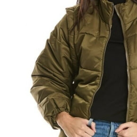 🥰 WEWOREWHAT Zip-Off Sleeve Nylon Puffer Jacket – Military Olive | Medium | NWT - Picture 3 of 3